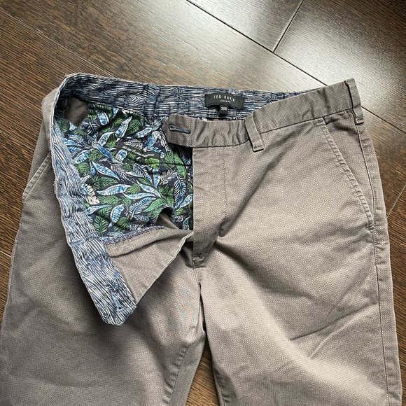 Ted baker slim fit chinos size 30R - Picture 2 of 4